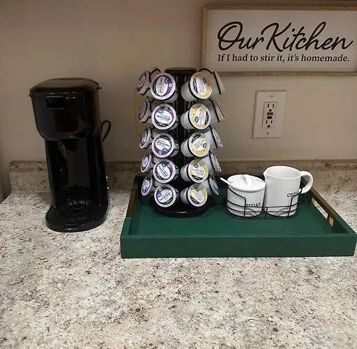 2br 15 Mins To Downtown With Pool & Apartment *