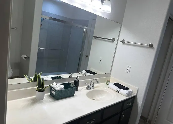 Apartment 2br 15 Mins To Downtown With Pool & Phoenix